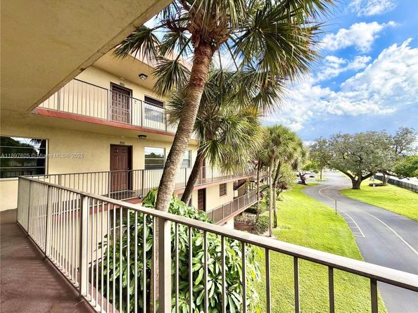 3361 NW 47th Ter 329, Lauderdale Lakes FL 33319