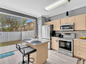 9125 NW 40th St, Sunrise FL 33351