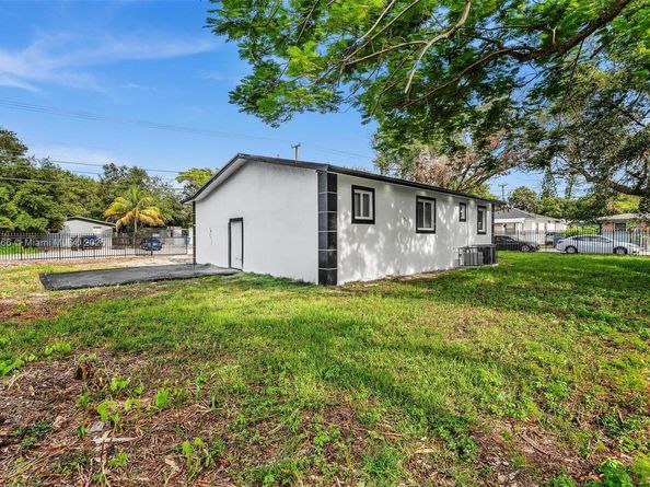 5850 NE 3rd Ave, Miami FL 33137