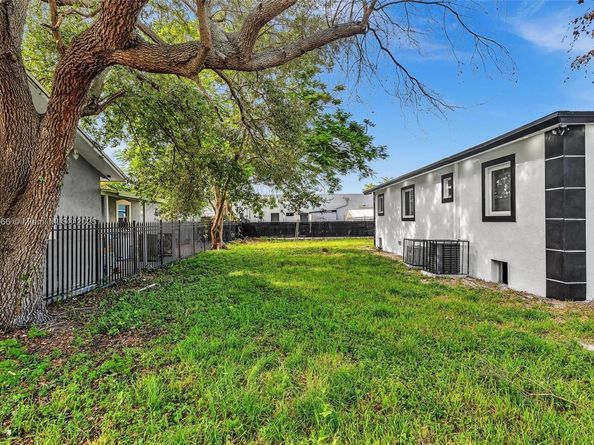 5850 NE 3rd Ave, Miami FL 33137