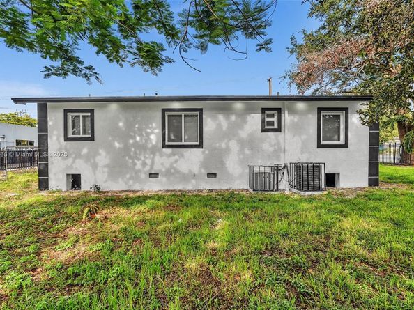 5850 NE 3rd Ave, Miami FL 33137