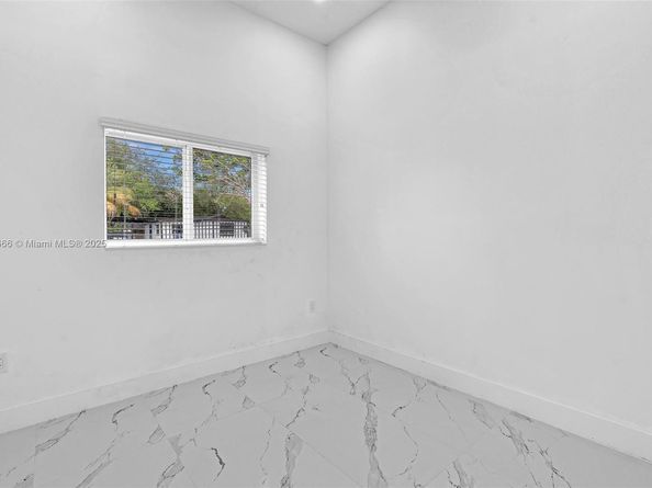 5850 NE 3rd Ave, Miami FL 33137