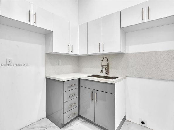 5850 NE 3rd Ave, Miami FL 33137