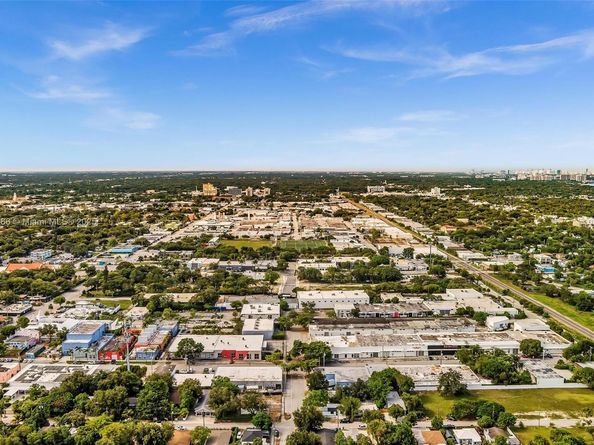 5850 NE 3rd Ave, Miami FL 33137