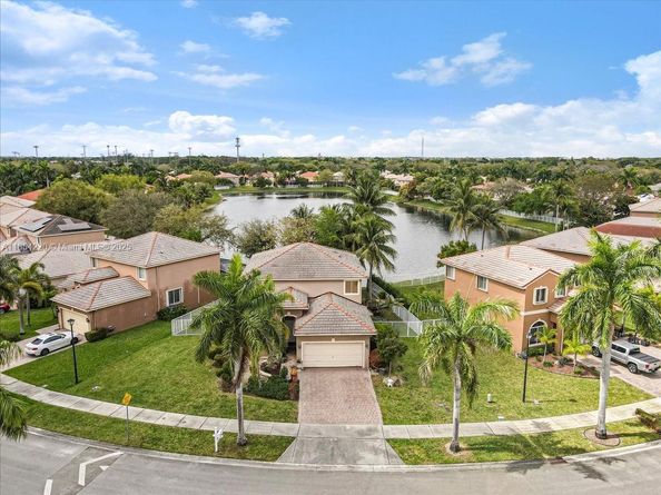 3745 Woodfield Ct, Coconut Creek FL 33073