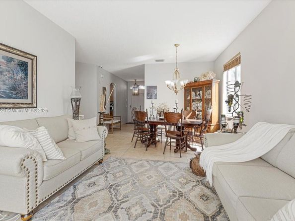 3745 Woodfield Ct, Coconut Creek FL 33073