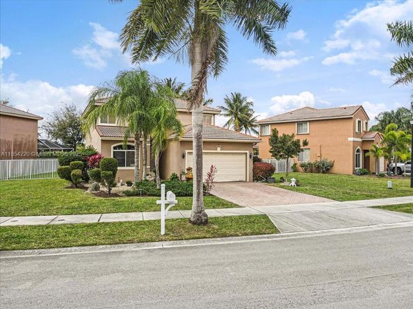 3745 Woodfield Ct, Coconut Creek FL 33073
