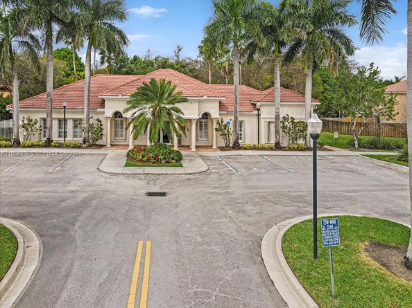 3745 Woodfield Ct, Coconut Creek FL 33073