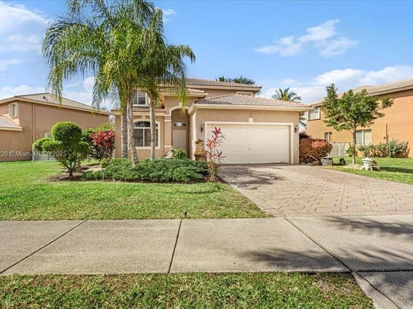 3745 Woodfield Ct, Coconut Creek FL 33073