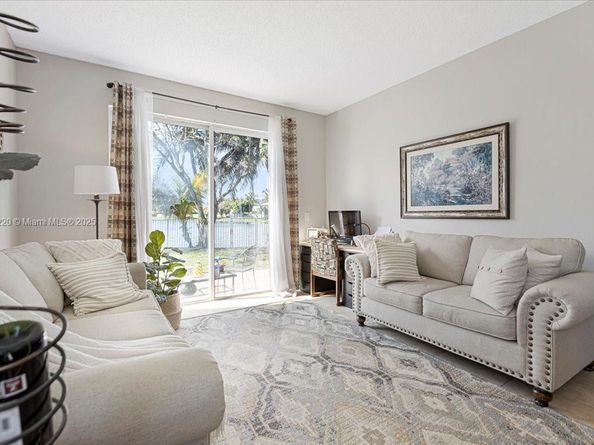 3745 Woodfield Ct, Coconut Creek FL 33073