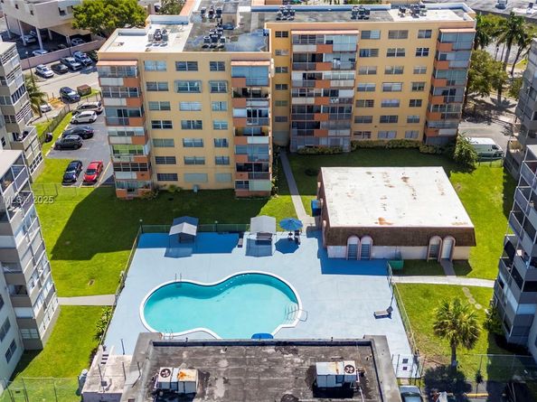 16400 NE 17th Ave 601, North Miami Beach FL 33162