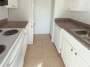 2106 Sherwood Forest Blvd 17, West Palm Beach FL 33415