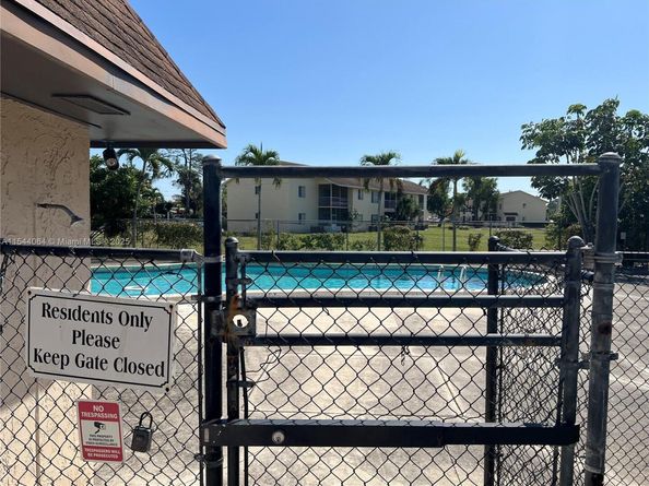 2106 Sherwood Forest Blvd 17, West Palm Beach FL 33415