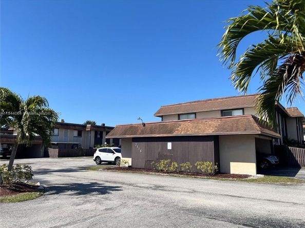 2106 Sherwood Forest Blvd 17, West Palm Beach FL 33415