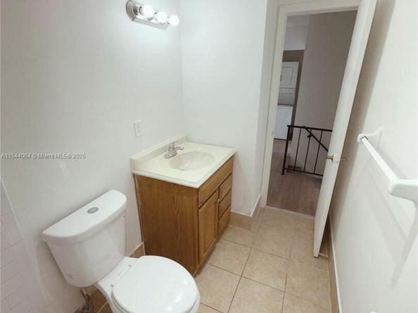 2106 Sherwood Forest Blvd 17, West Palm Beach FL 33415