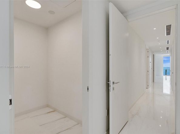 300 Biscayne Blvd Way 1607, Miami FL 33131