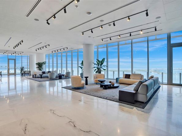 300 Biscayne Blvd Way 1607, Miami FL 33131