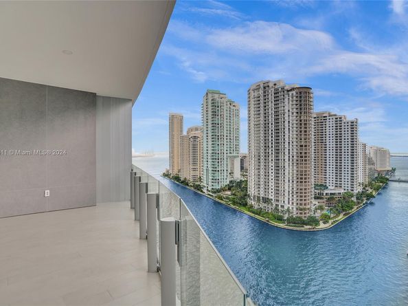 300 Biscayne Blvd Way 1607, Miami FL 33131