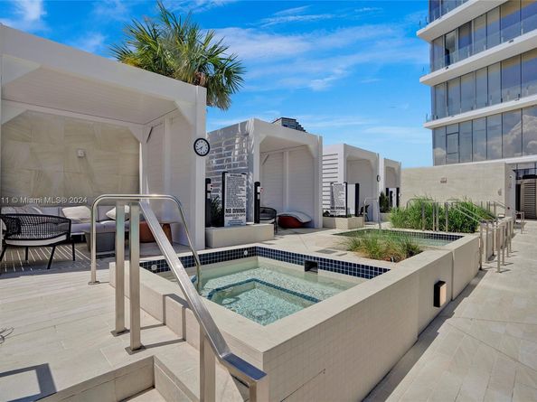 300 Biscayne Blvd Way 1607, Miami FL 33131