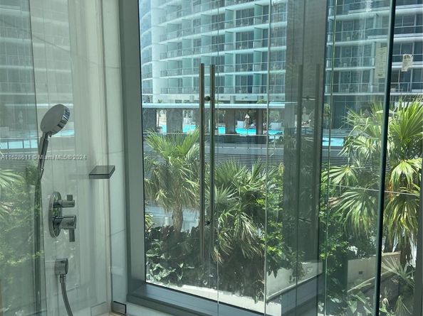300 Biscayne Blvd Way 1607, Miami FL 33131