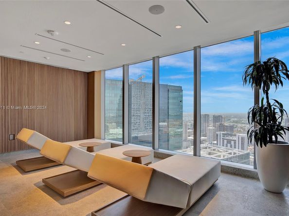 300 Biscayne Blvd Way 1607, Miami FL 33131