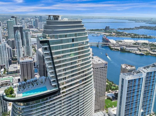300 Biscayne Blvd Way 1607, Miami FL 33131