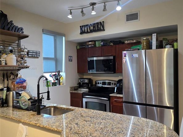 7280 SW 90th St 301, Miami FL 33156
