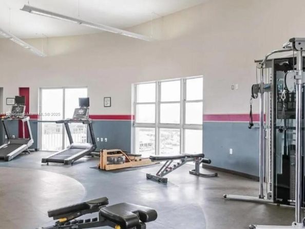 7280 SW 90th St 301, Miami FL 33156