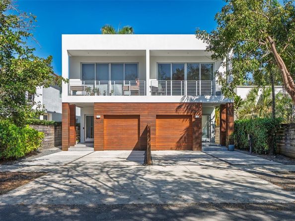 2977 Bridgeport Ave, Miami FL 33133