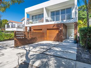 2977 Bridgeport Ave, Miami FL 33133