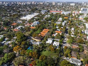 2977 Bridgeport Ave, Miami FL 33133