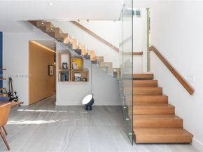 2977 Bridgeport Ave, Miami FL 33133