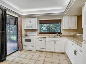 247 Wimbledon Lake Dr, Plantation FL 33324