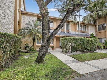 247 Wimbledon Lake Dr