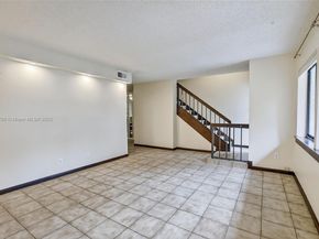 247 Wimbledon Lake Dr, Plantation FL 33324