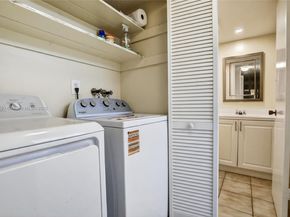 247 Wimbledon Lake Dr, Plantation FL 33324