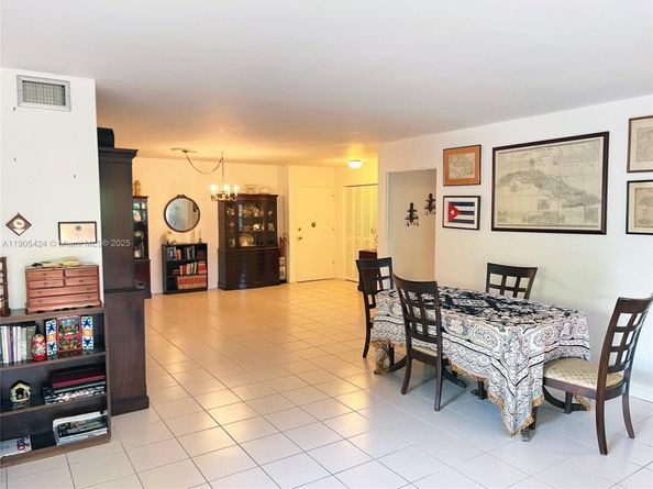 1205 Mariposa Ave 402, Coral Gables FL 33146