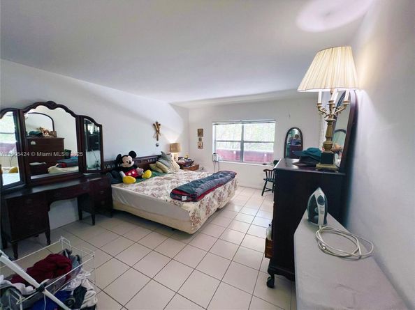 1205 Mariposa Ave 402, Coral Gables FL 33146