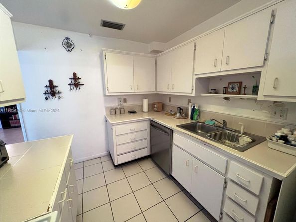 1205 Mariposa Ave 402, Coral Gables FL 33146