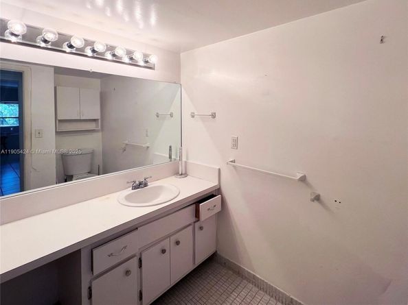 1205 Mariposa Ave 402, Coral Gables FL 33146