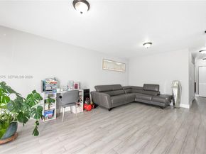 2419 NW 101st St, Miami FL 33147