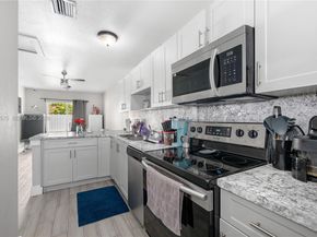 2419 NW 101st St, Miami FL 33147