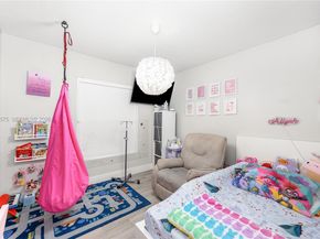 2419 NW 101st St, Miami FL 33147