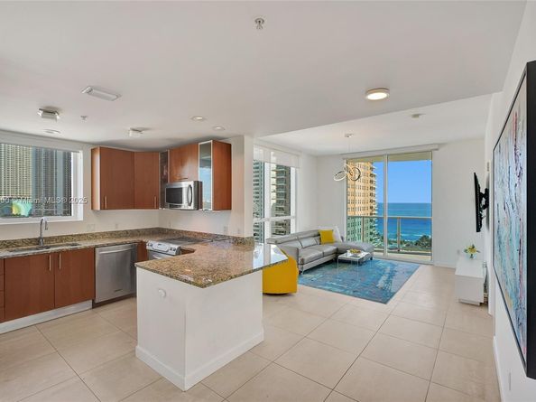 1945 S Ocean Dr 1114, Hallandale Beach FL 33009