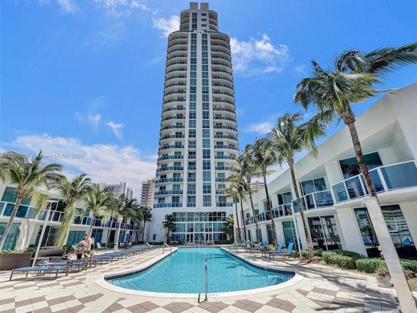 1945 S Ocean Dr 1114, Hallandale Beach FL 33009