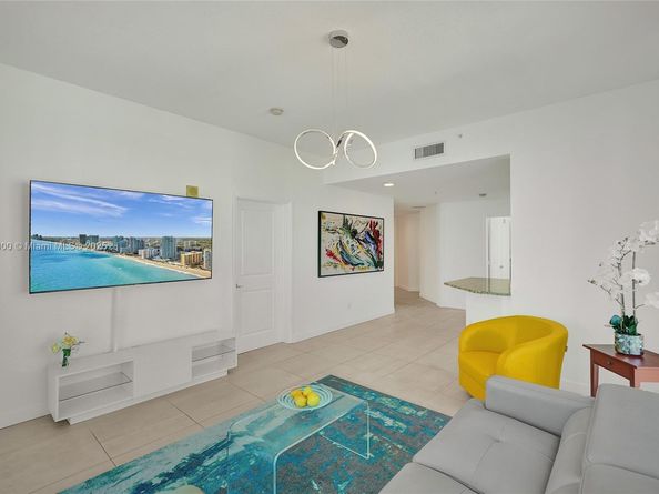 1945 S Ocean Dr 1114, Hallandale Beach FL 33009