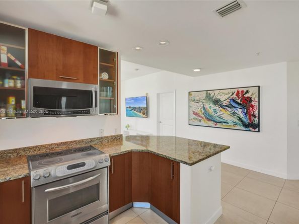 1945 S Ocean Dr 1114, Hallandale Beach FL 33009