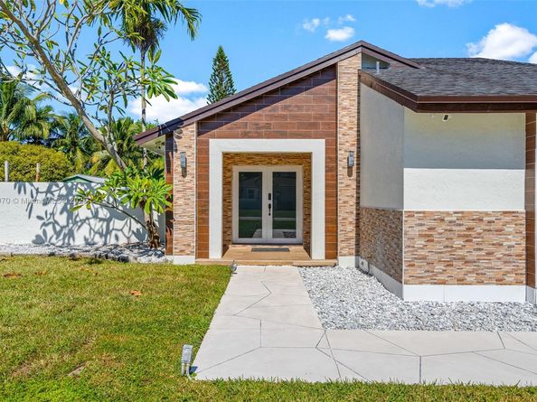 15281 SW 153rd St, Miami FL 33187