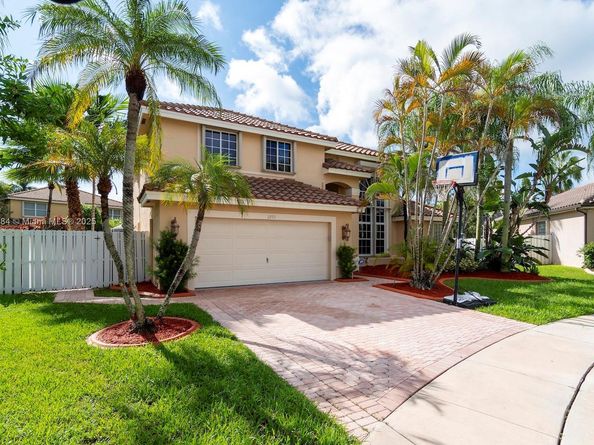 2293 SW 182nd Way, Miramar FL 33029