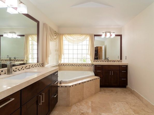 2293 SW 182nd Way, Miramar FL 33029